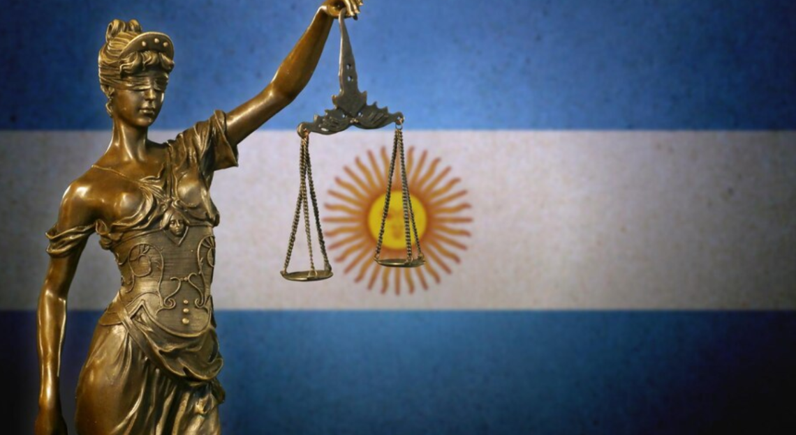El Gobierno promulgó y oficializó la Ley Bases y la Ley de Medidas ...